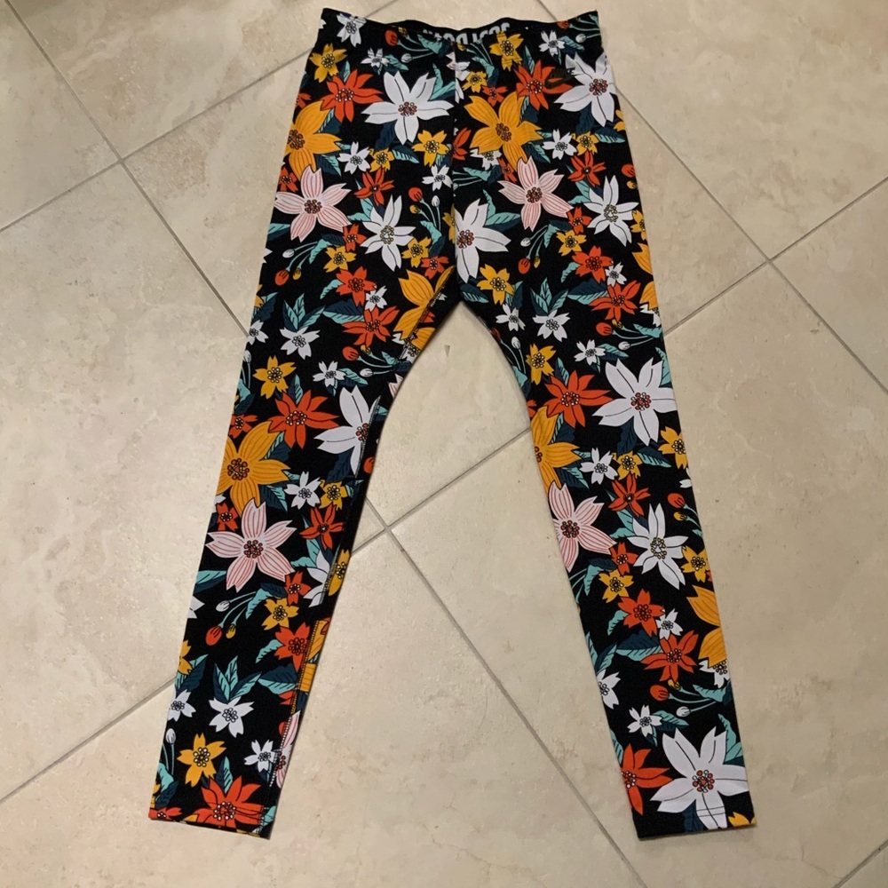 Nike floral work out pants size medium - Picture 2 of 3